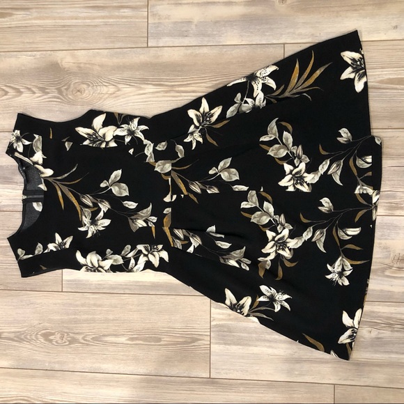 Dynamite skater dress - size M - Picture 4 of 4